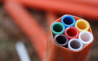 Glasfaseranschluss_original_R_K_B_by_Tim Reckmann_pixelio - original_R_K_B_by_Tim Reckmann_pixelio Glasfaseranschluss_original_R_K_B_by_Tim Reckmann_pixelio