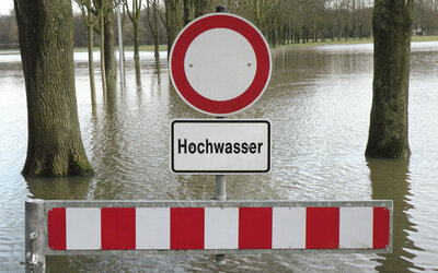 Achtung Hochwasser - 495619_original_R_K_B_by_kladu_pixelio Achtung Hochwasser